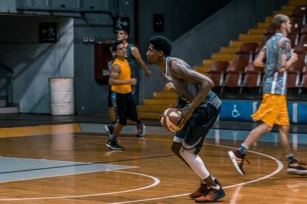 Comment devenir un recordman dans le basket ?