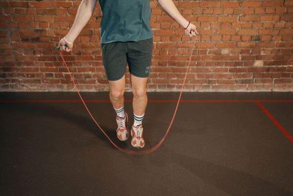 La corde à sauter pour le fitness : un outil efficace pour la rééducation