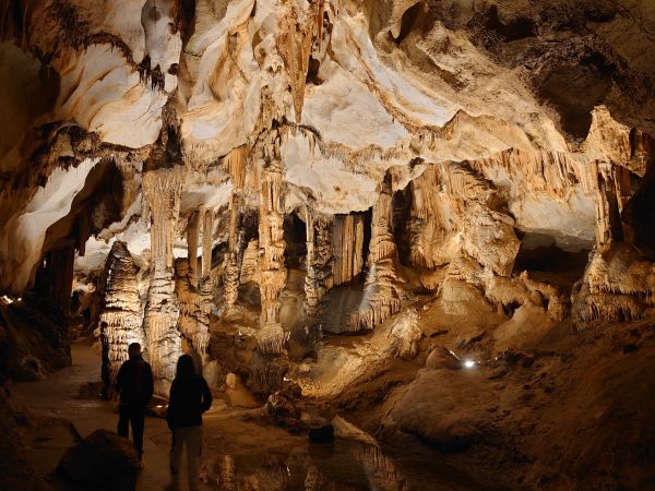 Spéléologie ou caving, quelles différences ?